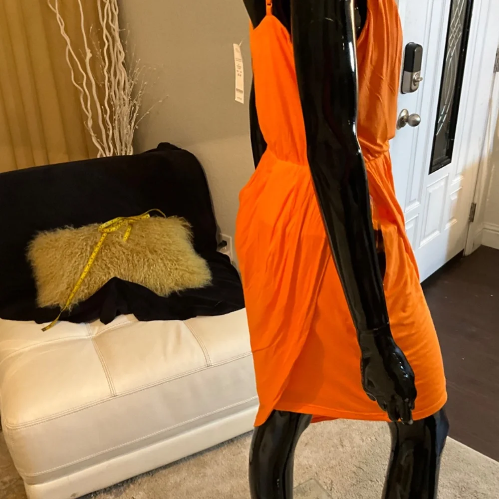 NWT BEBE SEXY FAUX SIDE WRAP ASYMMETRICAL DRESS ๐๐๐๐ - Picture 8 of 9